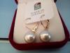 Boucles dormeuses plaque or et perle majorque blanche
