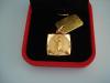 Medaille carree en plaque or vierge